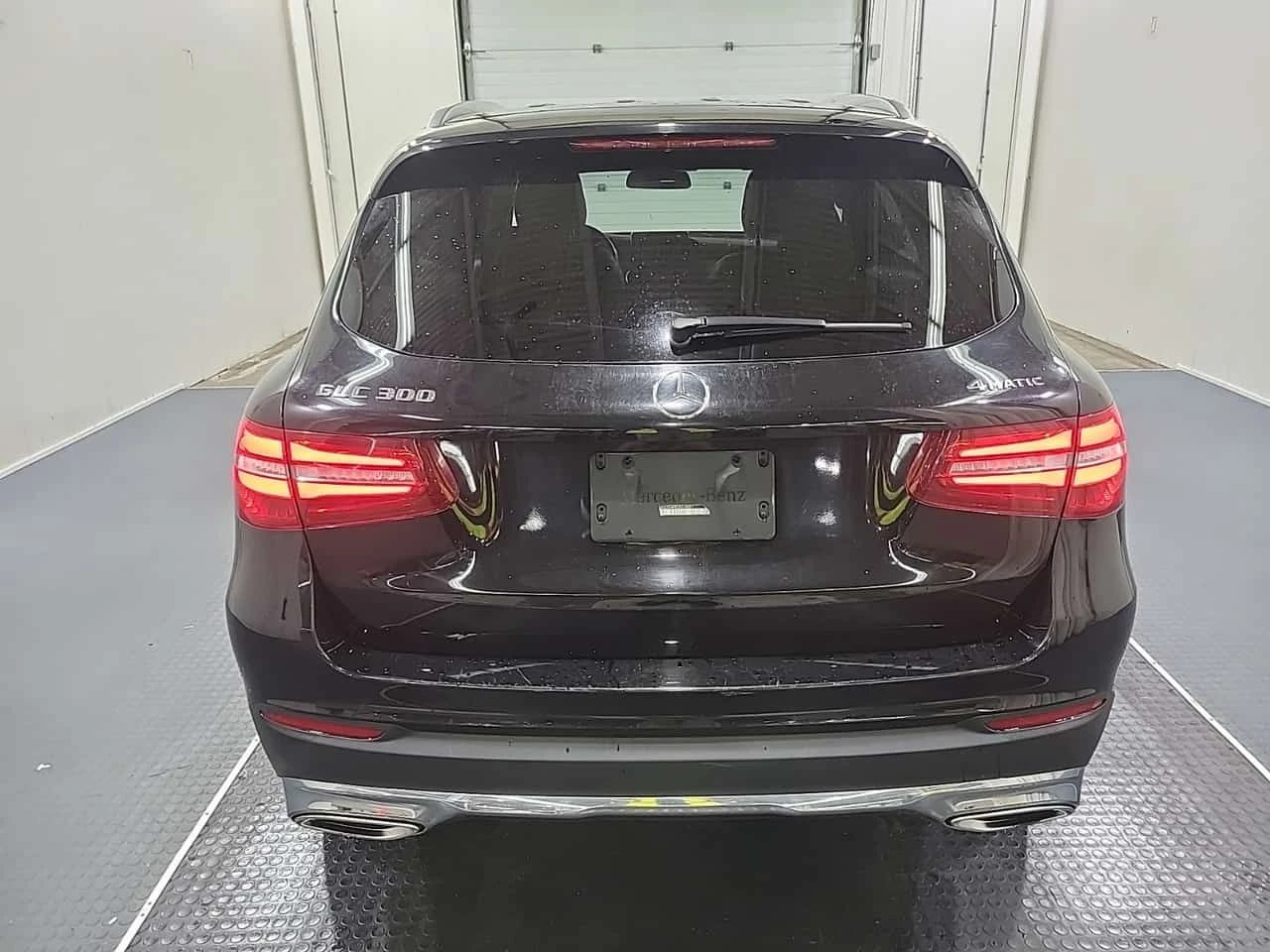 Mercedes-Benz GLC 300 * CARFAX * ОПЦИЯ ЗА АВТОКРЕДИТ * , снимка 17 - Автомобили и джипове - 55547788