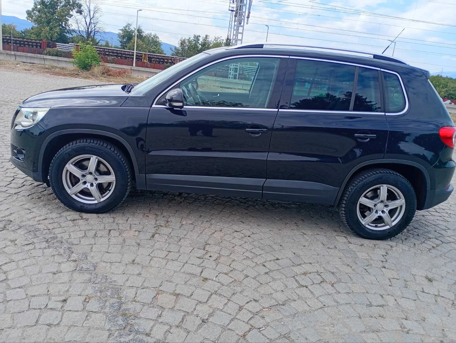VW Tiguan, снимка 2 - Автомобили и джипове - 56162040