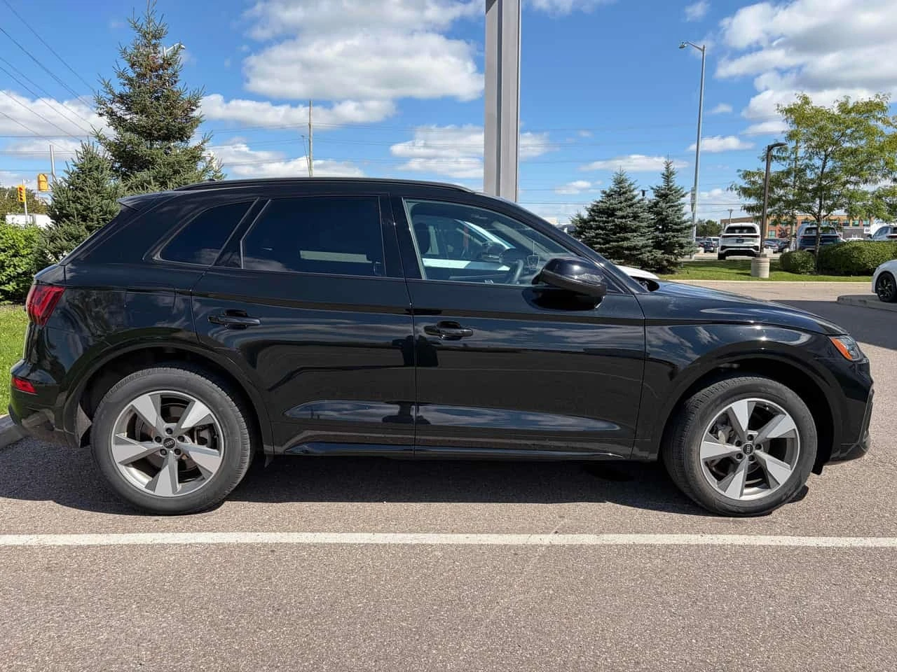 Audi Q5 * Komfort * CARFAX * ОПЦИЯ ЗА ФИНАНСИРАНЕ, снимка 3 - Автомобили и джипове - 56223519