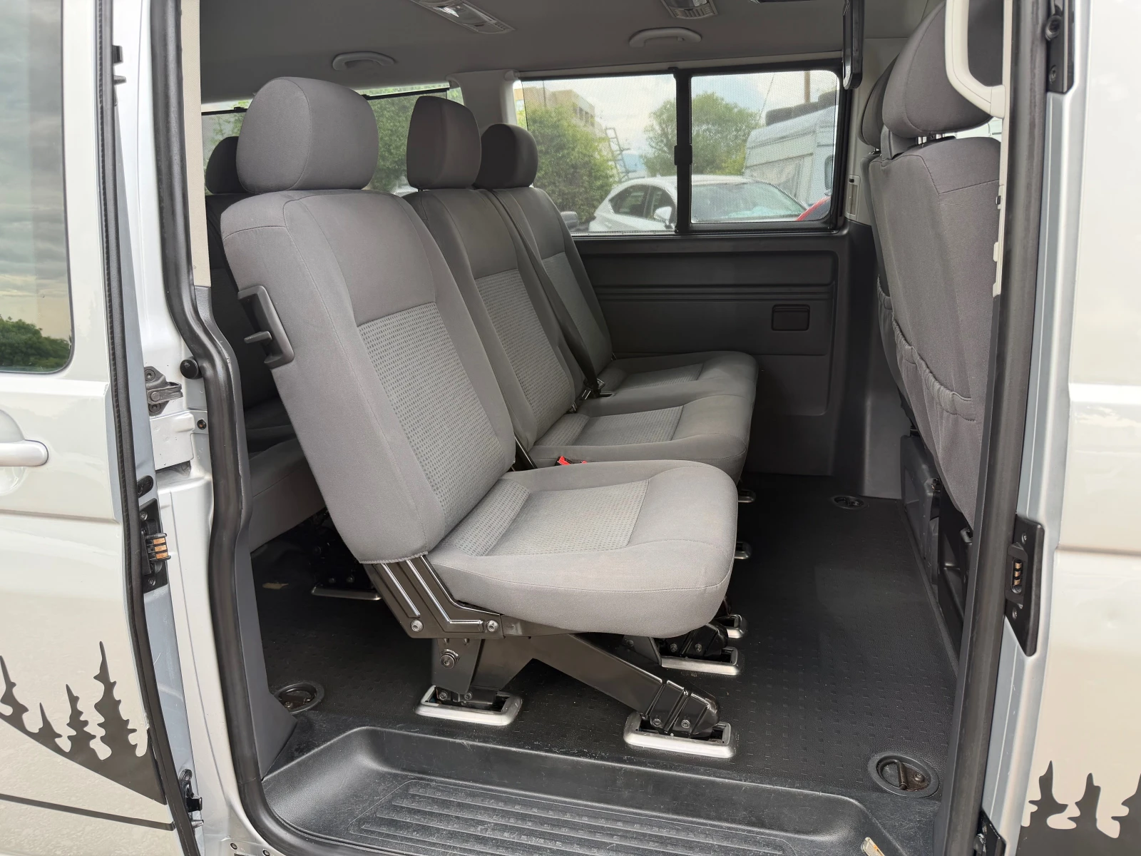 VW Caravelle 2.5TDi, 9местен, дълга база, снимка 10 - Бусове и автобуси - 54579539