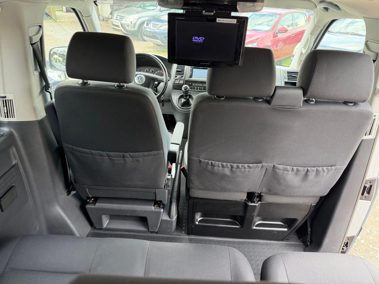 VW Caravelle 2.5TDi, 9местен, дълга база, снимка 12 - Бусове и автобуси - 54579539