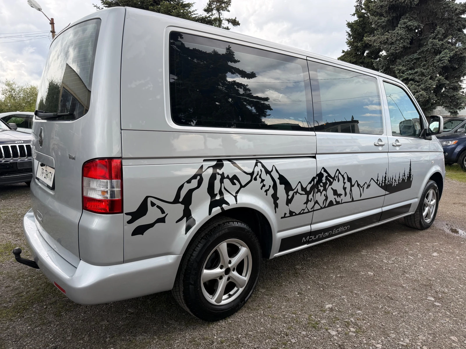 VW Caravelle 2.5TDi, 9местен, дълга база, снимка 4 - Бусове и автобуси - 54579539