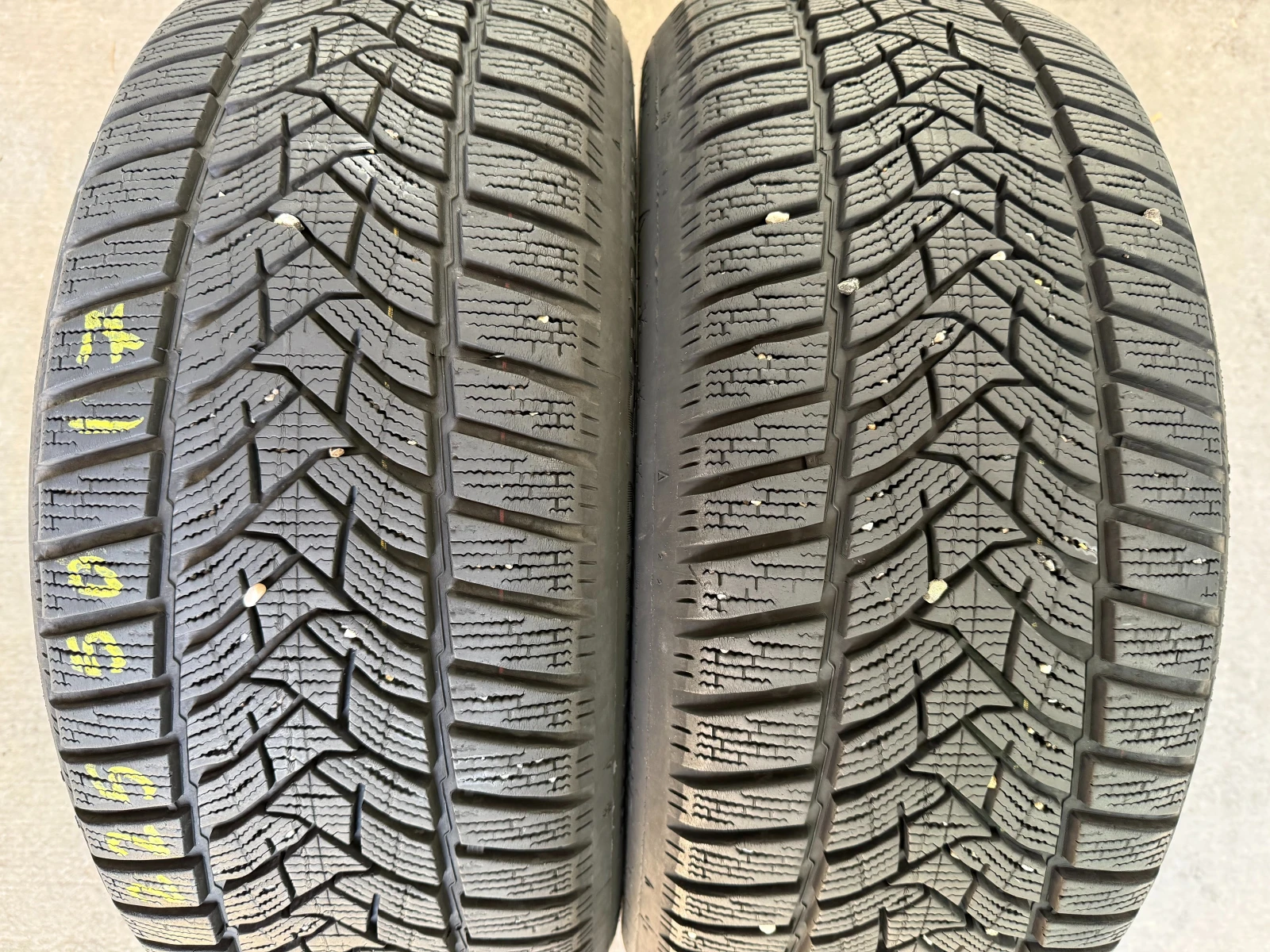 Гуми Зимни 225/50R17, снимка 4 - Гуми и джанти - 55686866