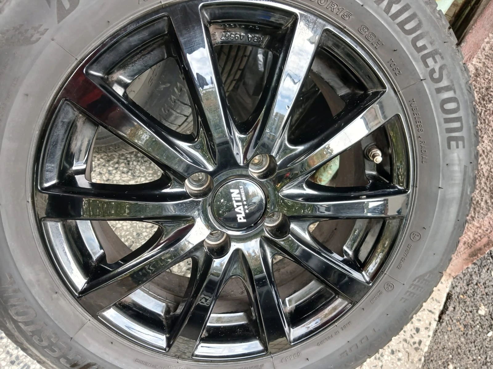 Гуми с джанти Bridgestone 195/60R15, снимка 2 - Гуми и джанти - 56317615