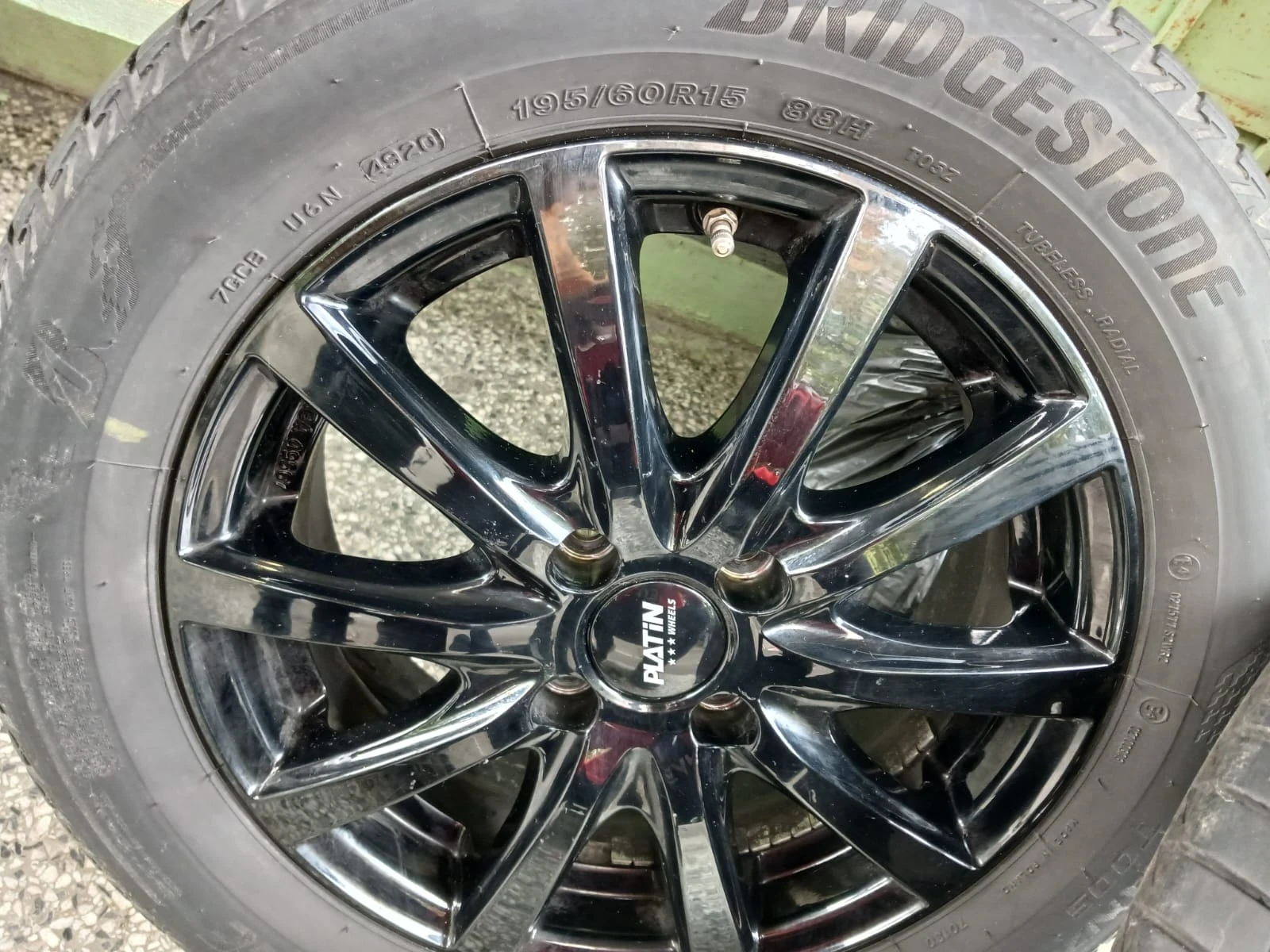 Гуми с джанти Bridgestone 195/60R15, снимка 3 - Гуми и джанти - 56317615