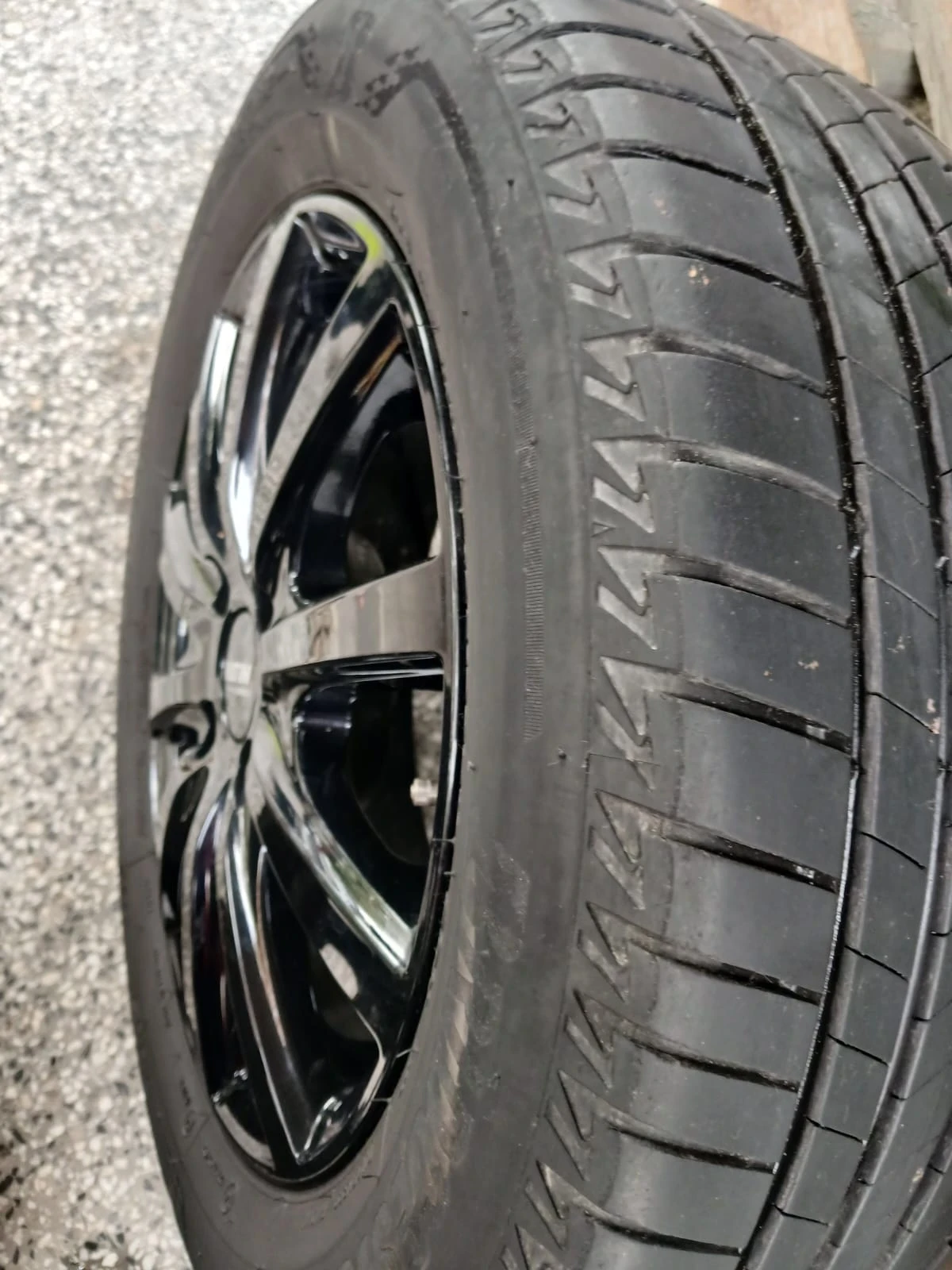 Гуми с джанти Bridgestone 195/60R15, снимка 8 - Гуми и джанти - 56317615