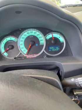 Обява за продажба на Toyota Corolla verso 2.0 ~5 000 лв. - изображение 8