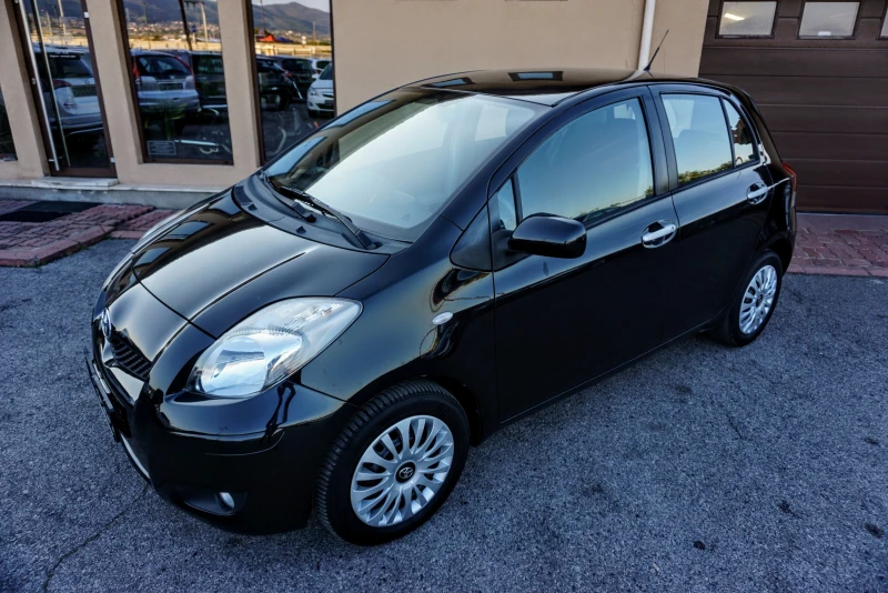 Toyota Yaris 1.3I DUAL SOL AUTO, снимка 1 - Автомобили и джипове - 39739954