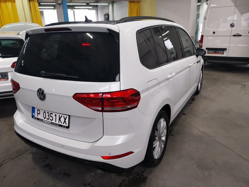 VW Touran R line, снимка 10 - Автомобили и джипове - 47618914