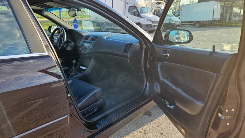 Honda Accord 2.2 i-CTDi EXECUTIVE, снимка 12 - Автомобили и джипове - 48355806