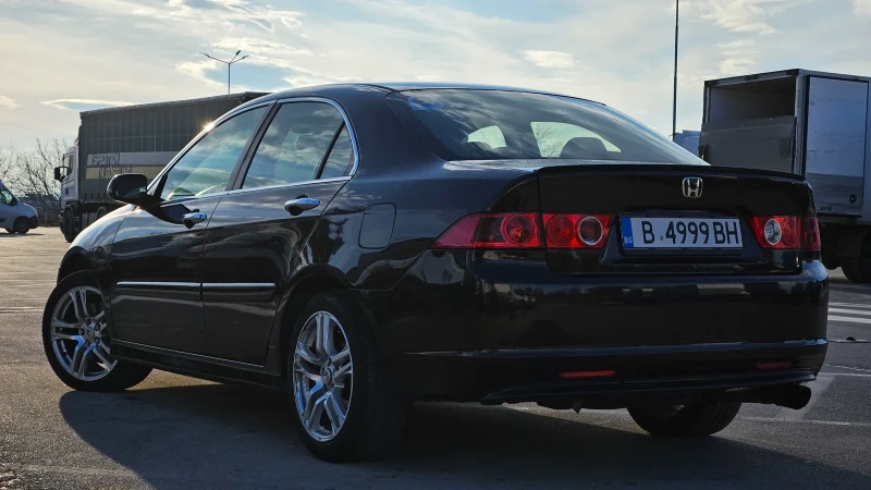 Honda Accord 2.2 i-CTDi EXECUTIVE, снимка 4 - Автомобили и джипове - 48355806