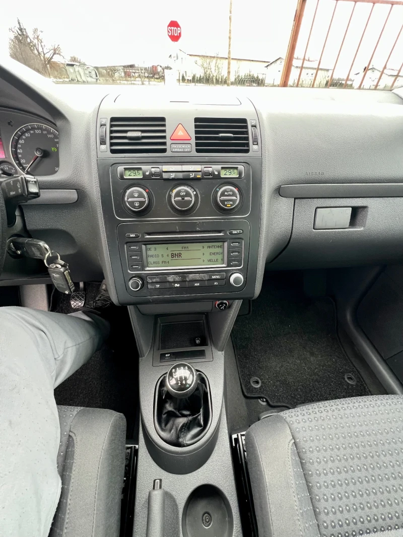 VW Touran 1.9TDI 105kc, снимка 14 - Автомобили и джипове - 48666157