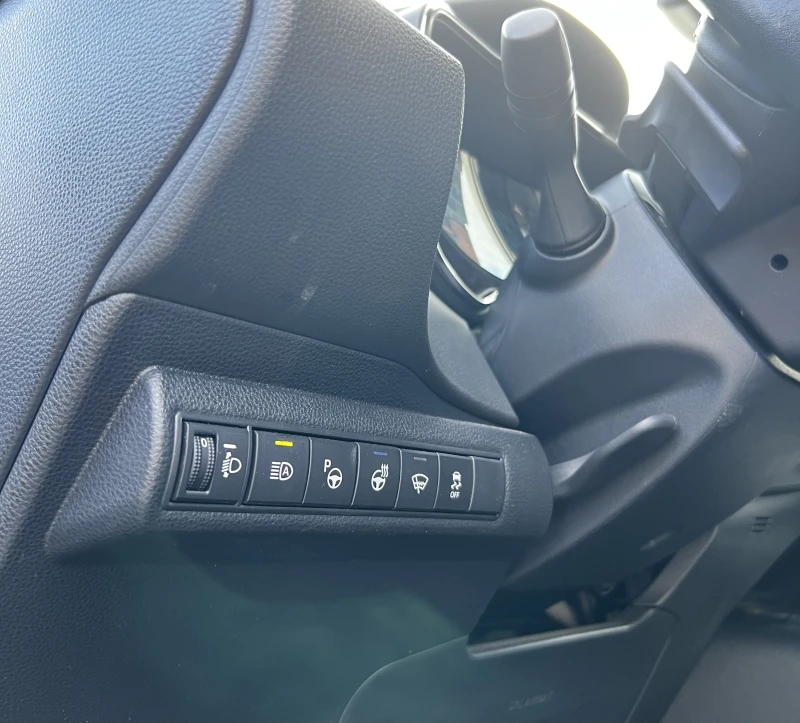 Toyota Corolla Hybrid Luxury, снимка 16 - Автомобили и джипове - 52036521