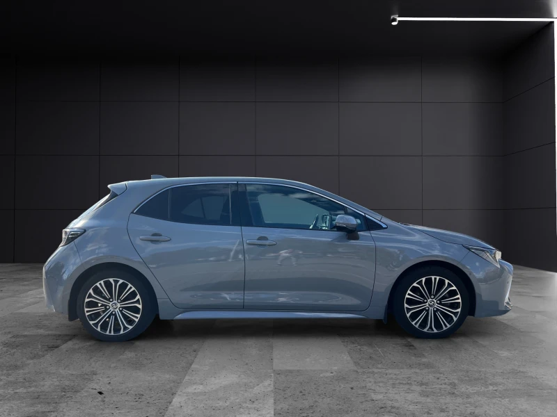 Toyota Corolla Hybrid Luxury, снимка 8 - Автомобили и джипове - 52036521