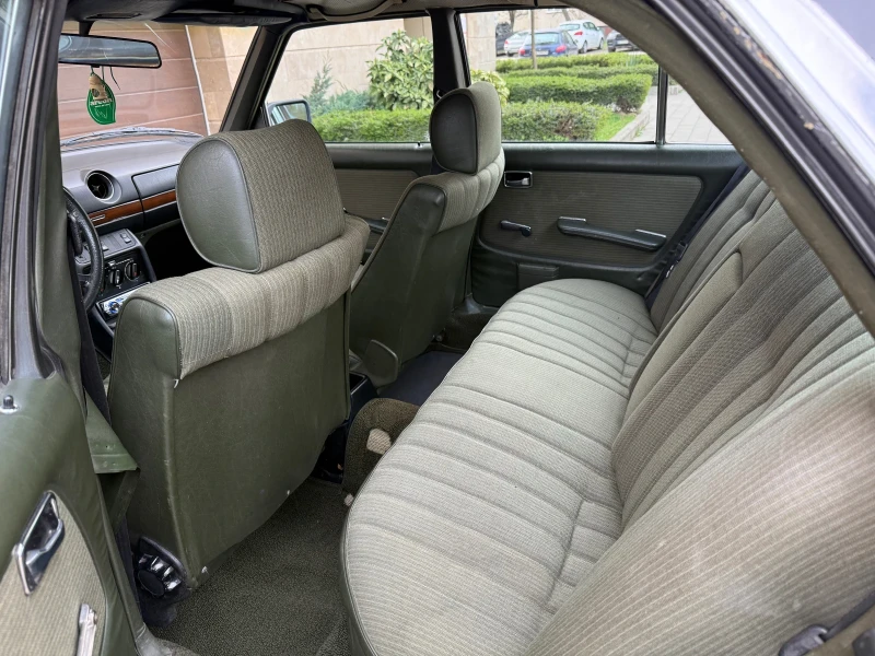 Mercedes-Benz 123 240D, снимка 12 - Автомобили и джипове - 52660313