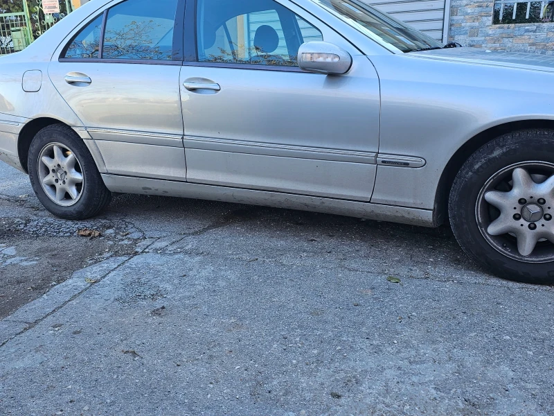 Mercedes-Benz C 220 220 cdi 143 коня , снимка 4 - Автомобили и джипове - 52651685