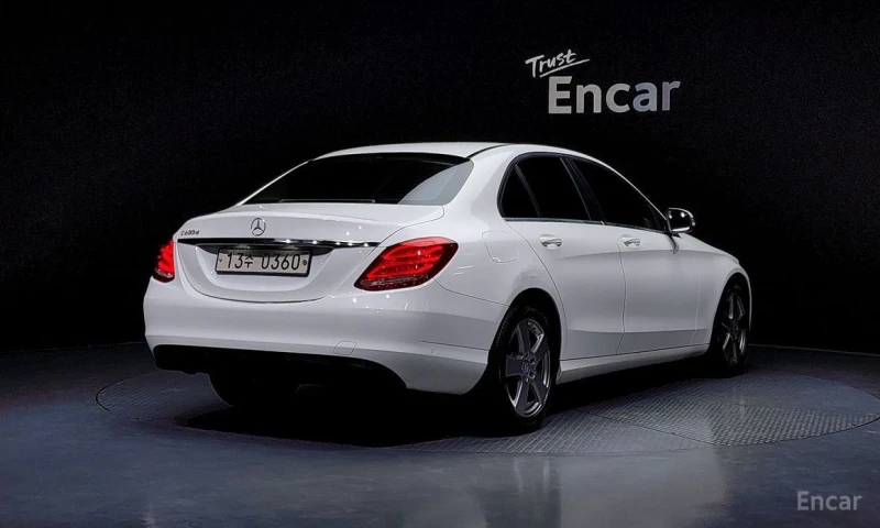 Mercedes-Benz C 200, снимка 2 - Автомобили и джипове - 52728167