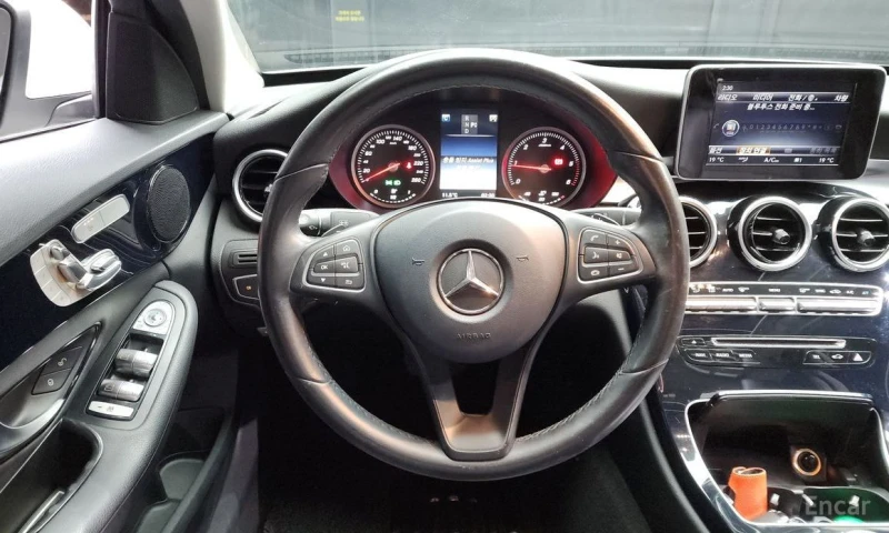 Mercedes-Benz C 200, снимка 13 - Автомобили и джипове - 52728167