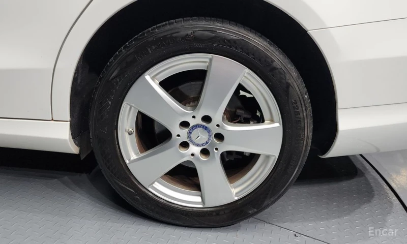 Mercedes-Benz C 200, снимка 5 - Автомобили и джипове - 52728167