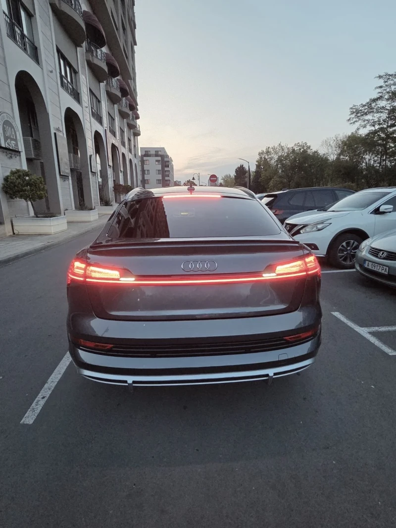 Audi E-Tron Q8-Etron 55, S line quattro 95kWh sportback, снимка 6 - Автомобили и джипове - 52771228