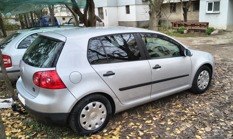 VW Golf V, снимка 2 - Автомобили и джипове - 52893598