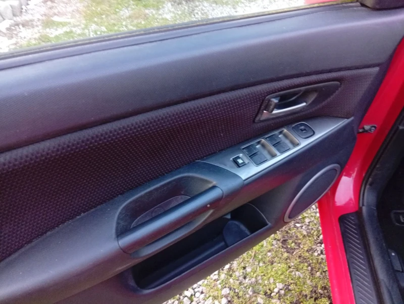 Mazda 3 1.6 HDI Klima, снимка 7 - Автомобили и джипове - 53144519