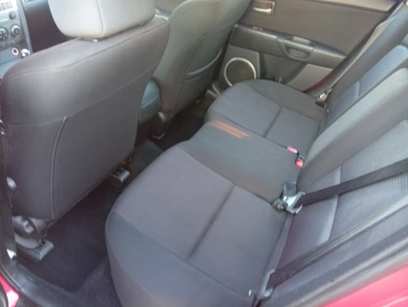 Mazda 3 1.6 HDI Klima, снимка 8 - Автомобили и джипове - 53144519