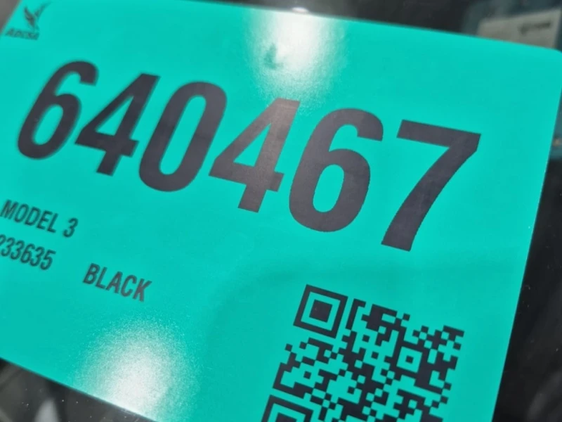 Tesla Model 3 * LONG RANGE * CARFAX * , снимка 15 - Автомобили и джипове - 53242468