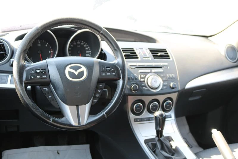 Mazda 3 1.6 D, снимка 11 - Автомобили и джипове - 27558090