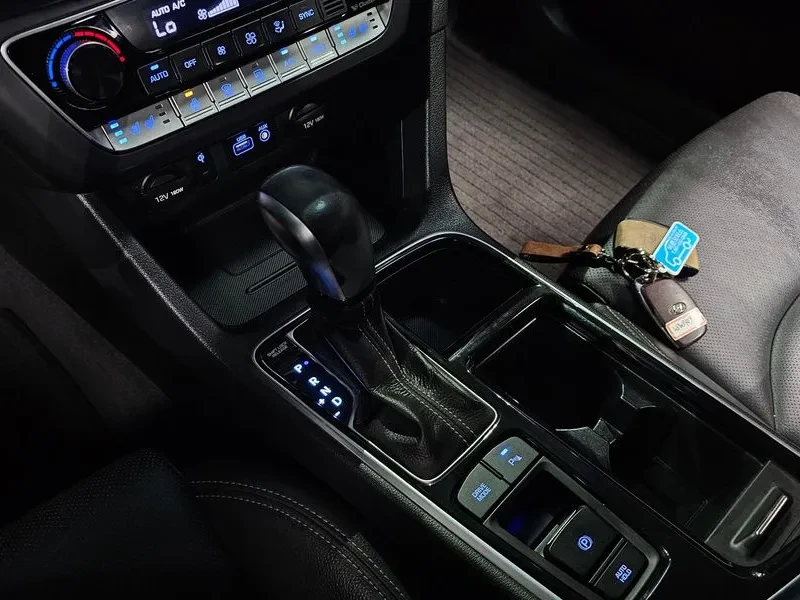 Hyundai Sonata 2.0 Modern, снимка 9 - Автомобили и джипове - 55690066