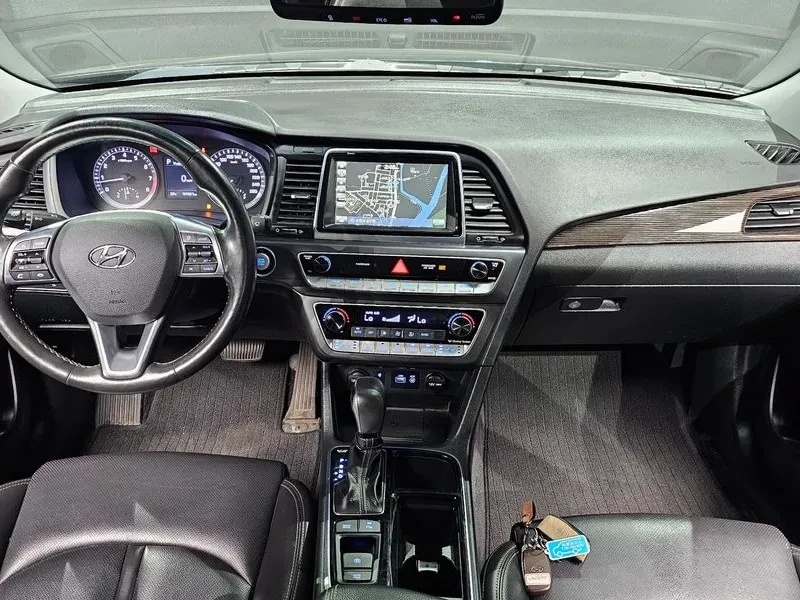 Hyundai Sonata 2.0 Modern, снимка 7 - Автомобили и джипове - 55690066