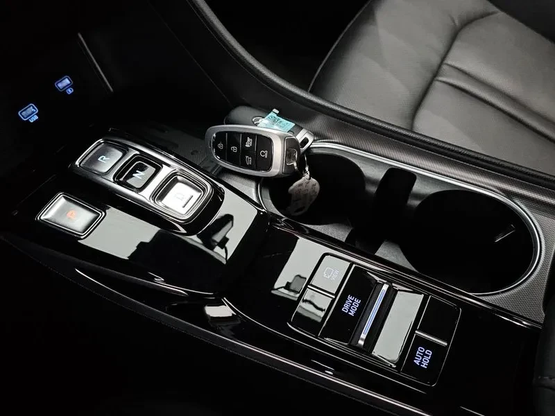 Hyundai Sonata 2.0 Premium, снимка 9 - Автомобили и джипове - 55885329