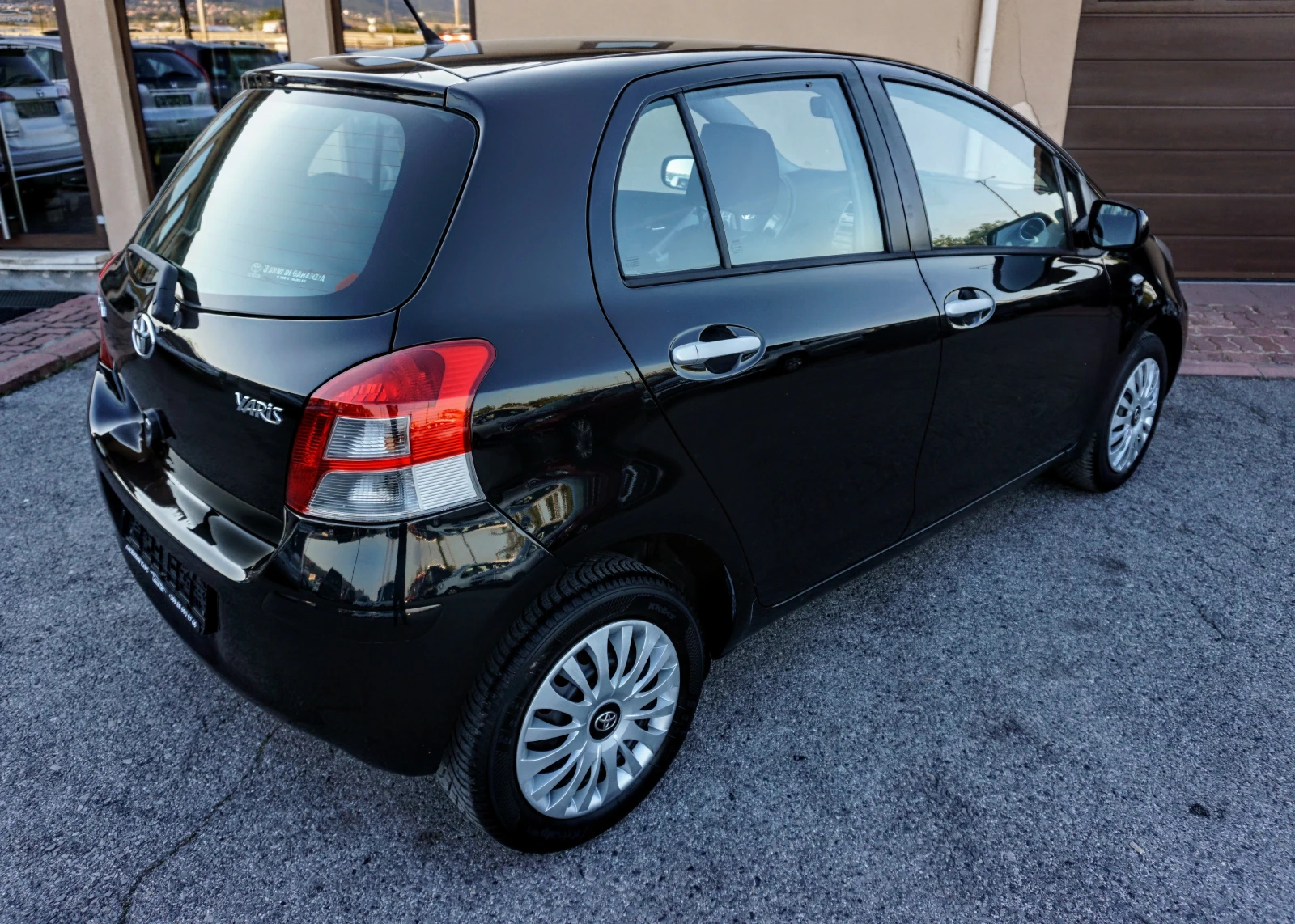 Toyota Yaris 1.3I DUAL SOL AUTO - изображение 3