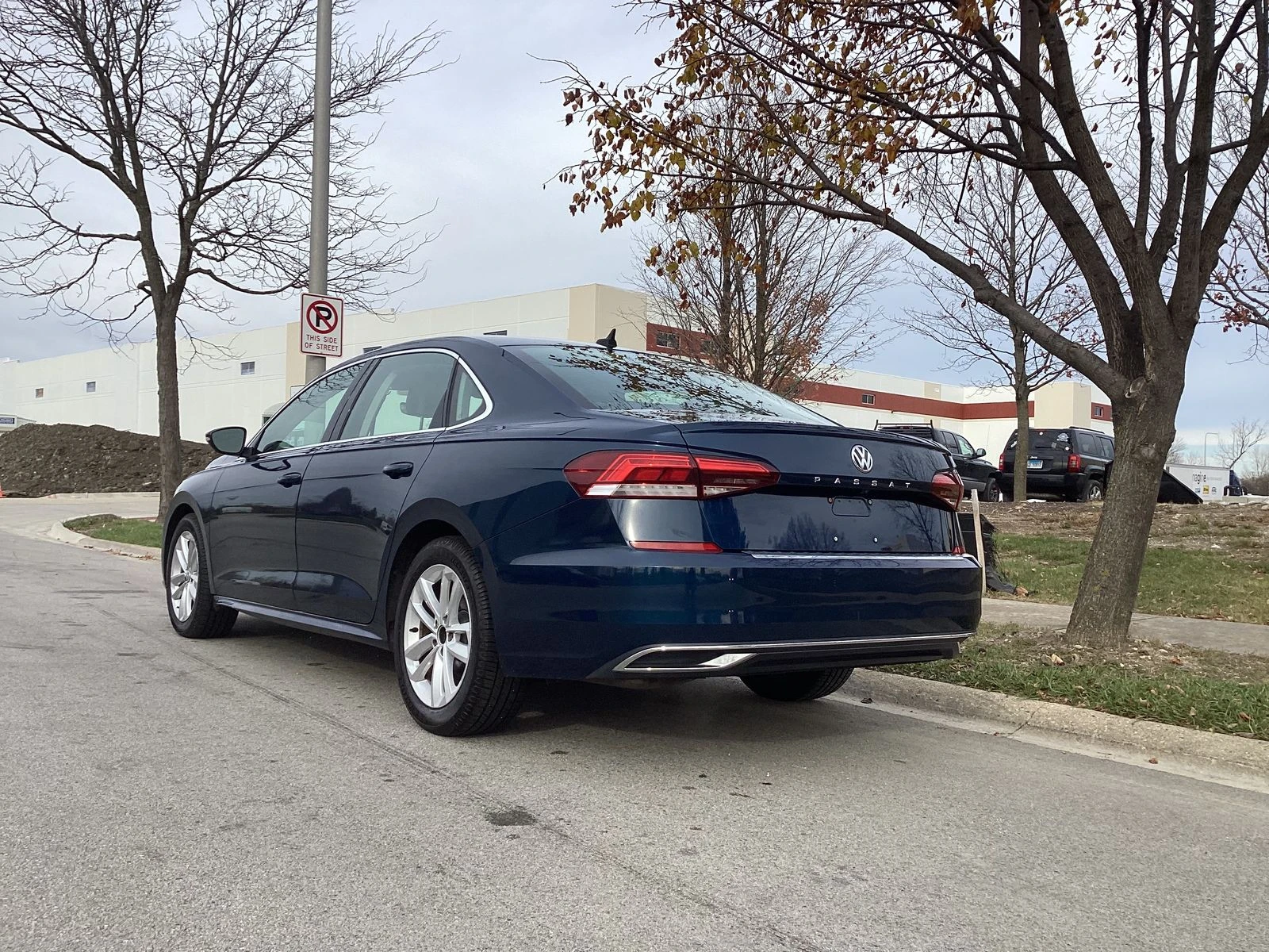 VW Passat 2.0T SE FWD - изображение 8