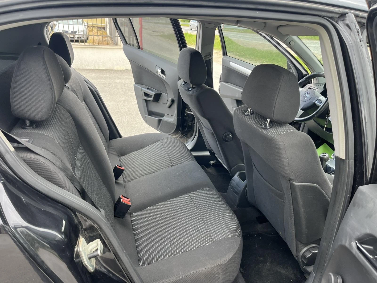 Opel Astra 1.8I 125кс НАВИГАЦИЯ КЛИМАТИК - изображение 10