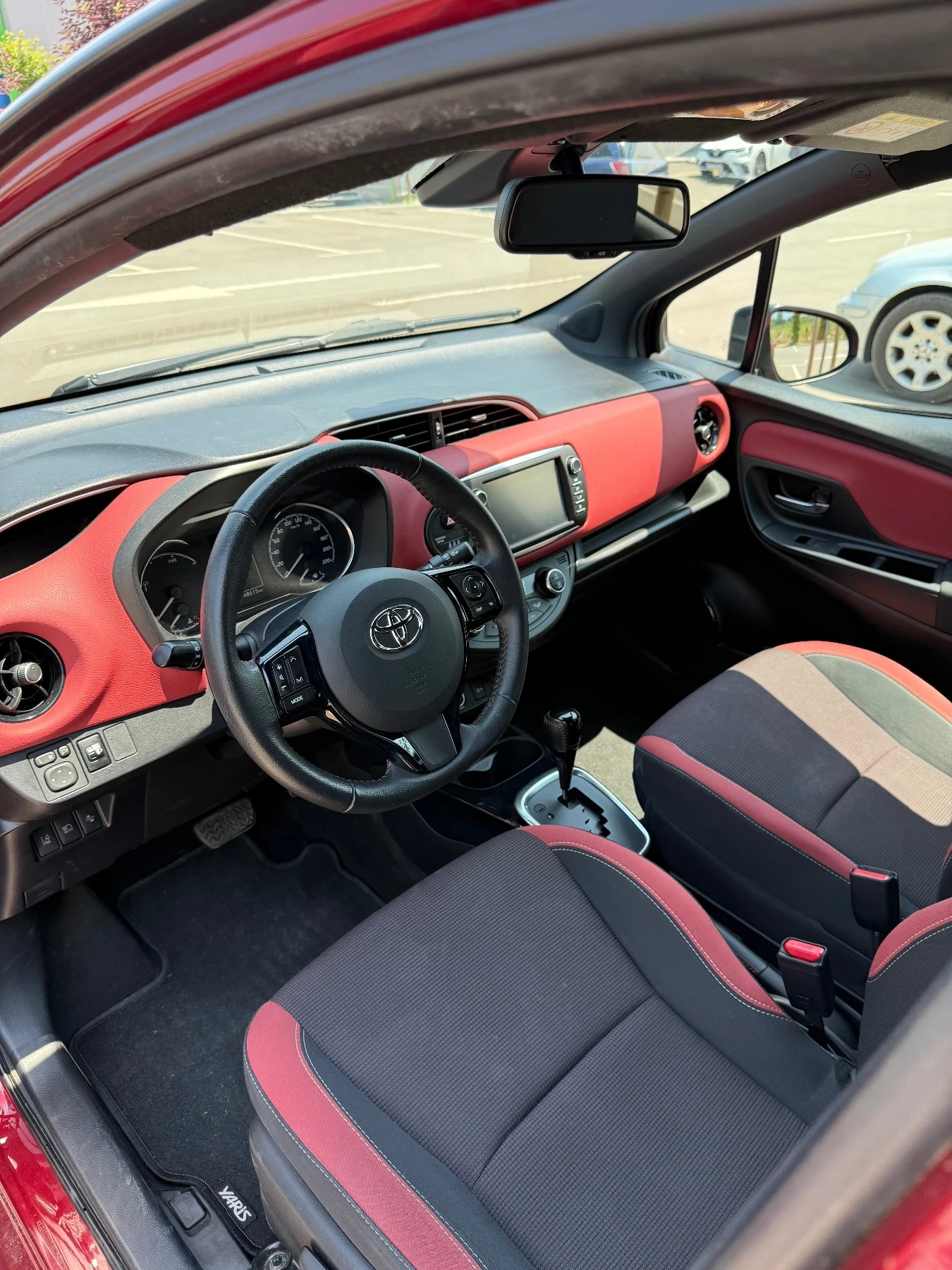 Toyota Yaris 1.5 VVT-i (100 Hp) Hybrid e-CVT - изображение 9
