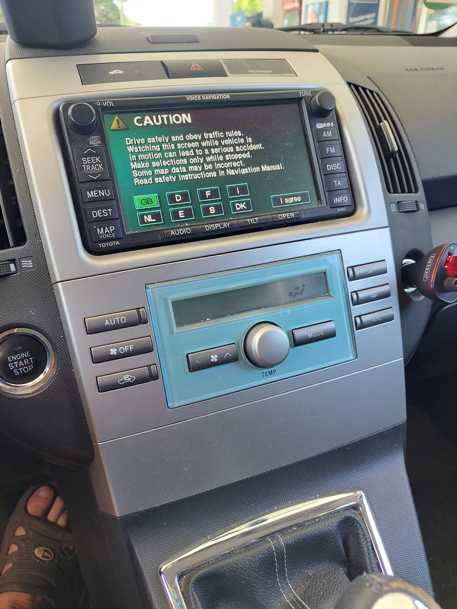 Toyota Corolla verso 2.0 - изображение 10