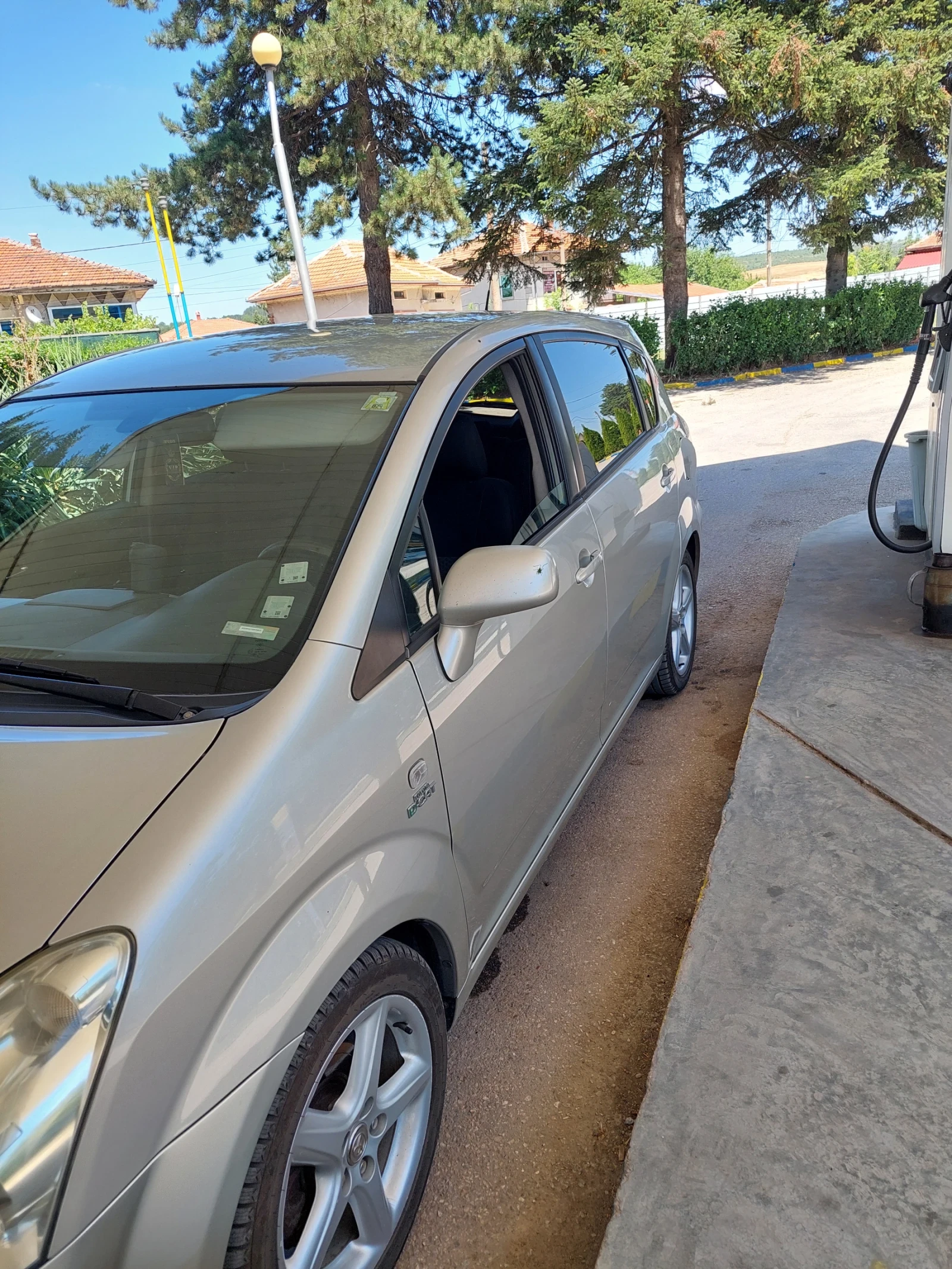 Toyota Corolla verso 2.0 - изображение 3