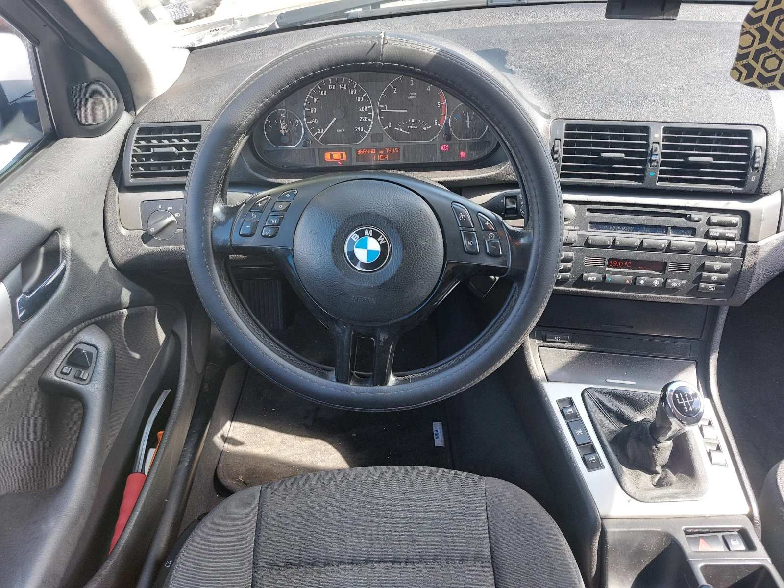 BMW 320 2.0D - изображение 9