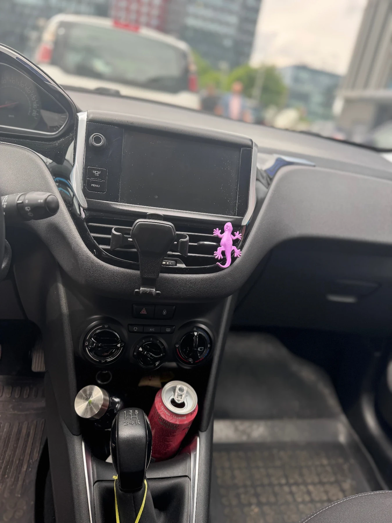 Peugeot 208  - изображение 7