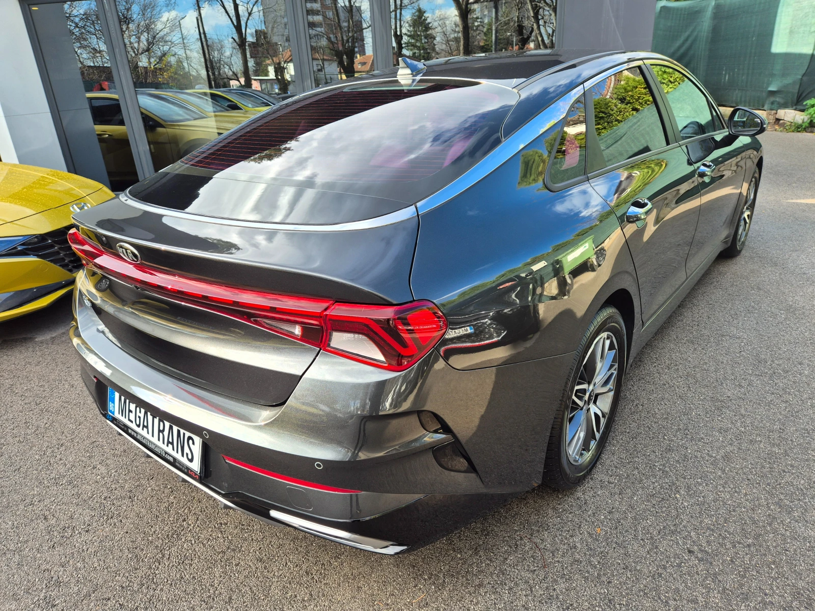 Kia K5 2.0 cm3 LPG - Наличен в БГ - изображение 4