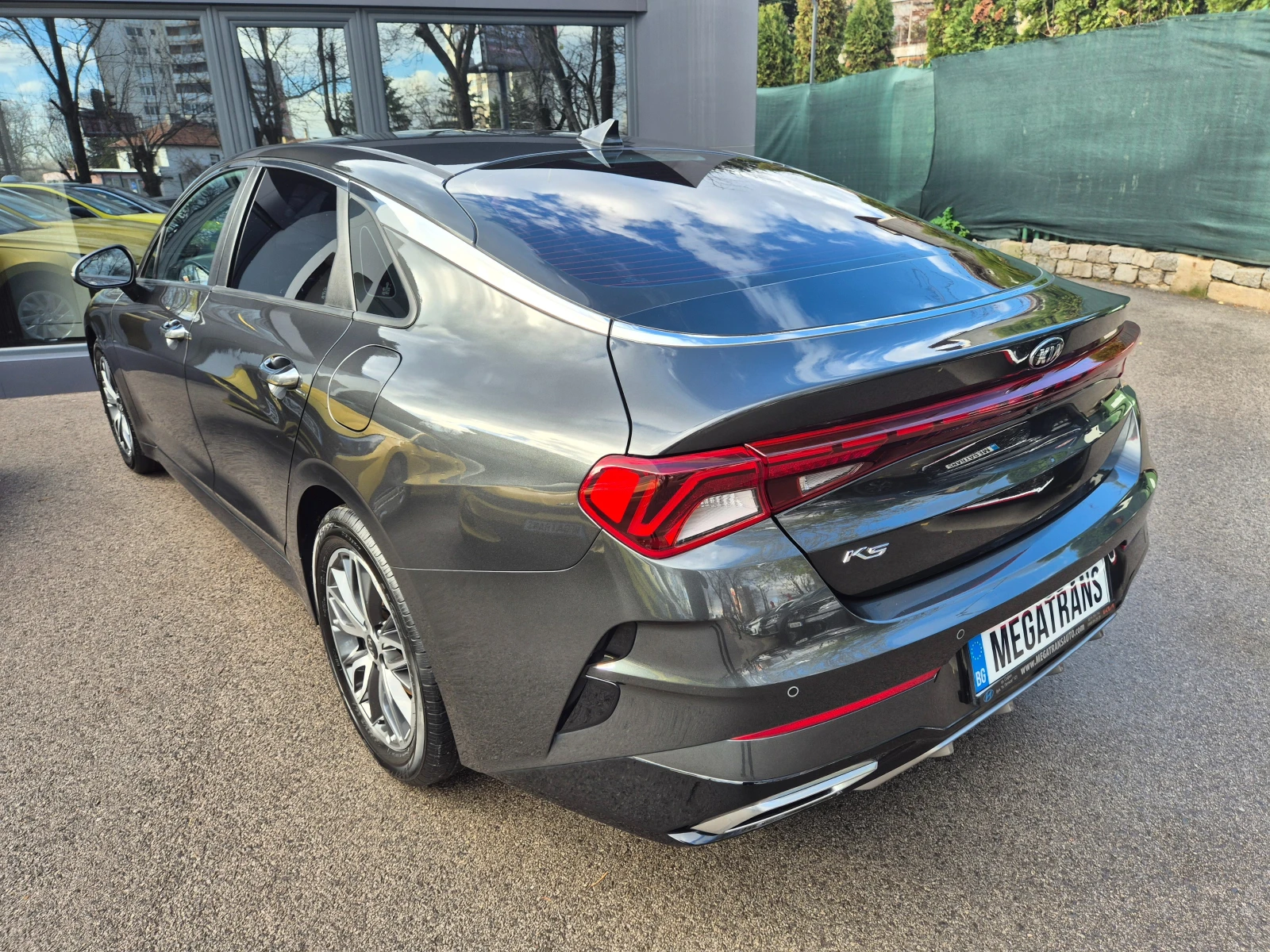 Kia K5 2.0 cm3 LPG - Наличен в БГ - изображение 3