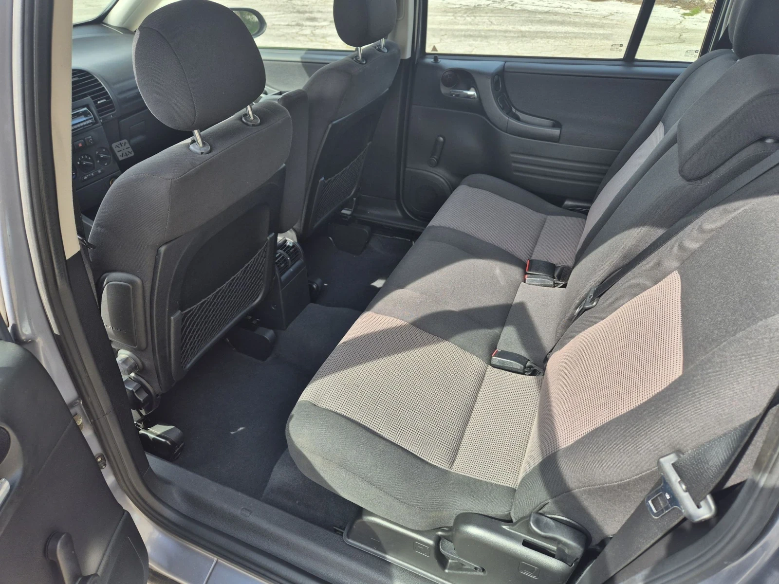 Opel Zafira 1.8 125 к.с. АВТОМАТИК , снимка 7 - Автомобили и джипове - 54181648