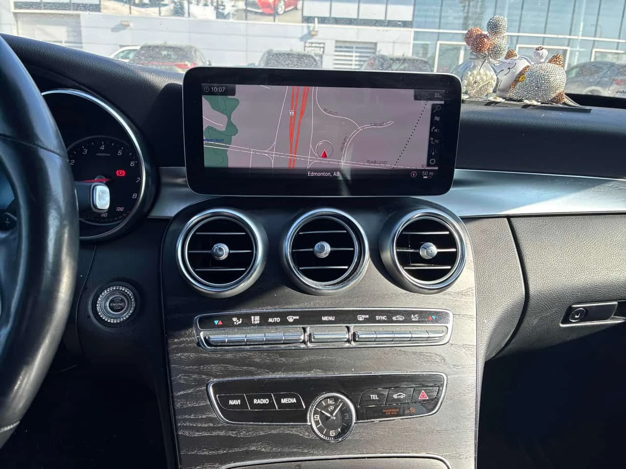 Mercedes-Benz C 300 4MATIC* DISTRONIC* PANO* ПОДГРЕВИ* , снимка 9 - Автомобили и джипове - 54198048