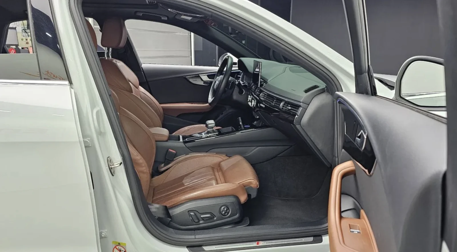 Audi A4 40 TDI QUATTRO / S LINE / ОБДУХВАНЕ / ШИБИДАХ, снимка 14 - Автомобили и джипове - 54711540