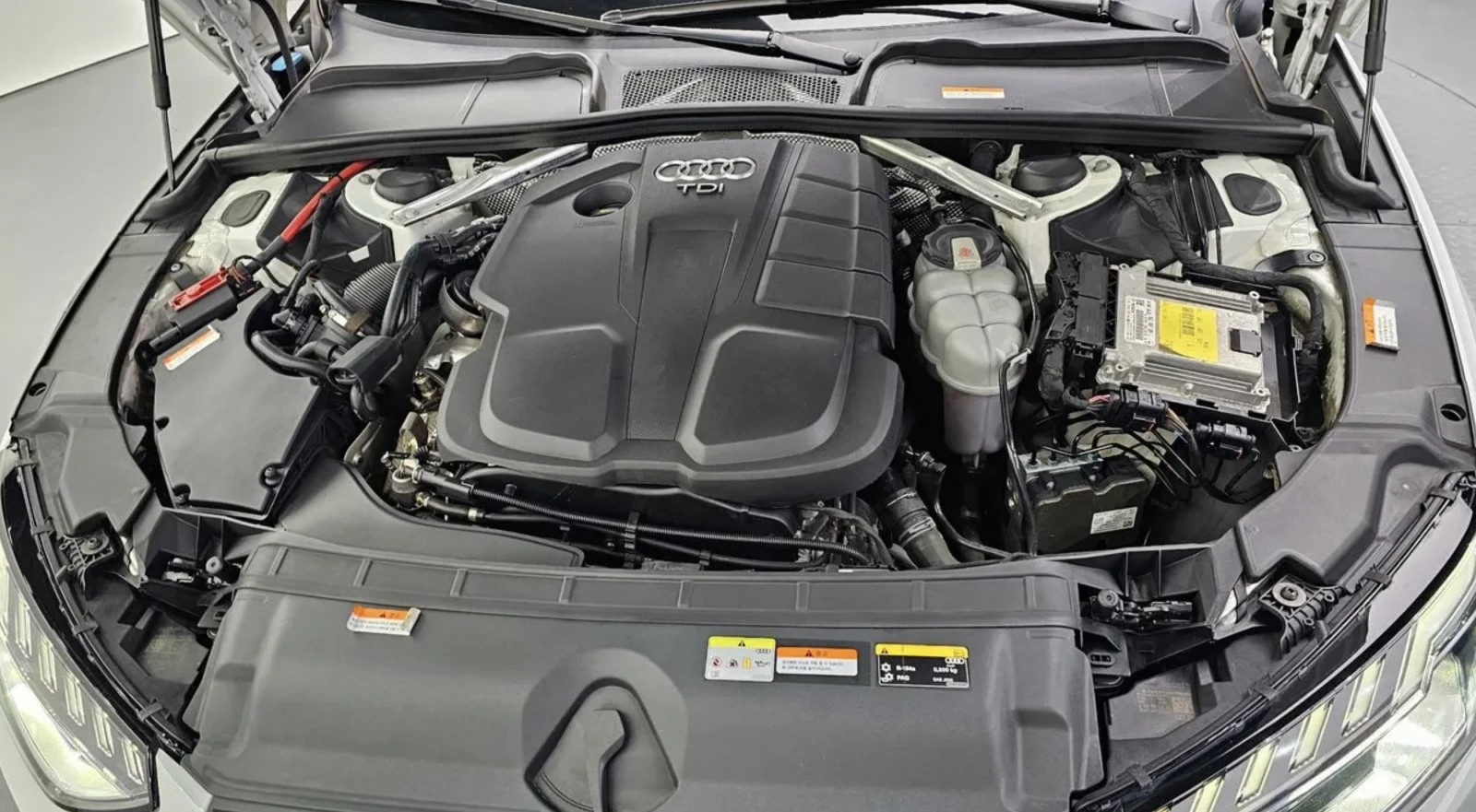 Audi A4 40 TDI QUATTRO / S LINE / ОБДУХВАНЕ / ШИБИДАХ, снимка 5 - Автомобили и джипове - 54711540