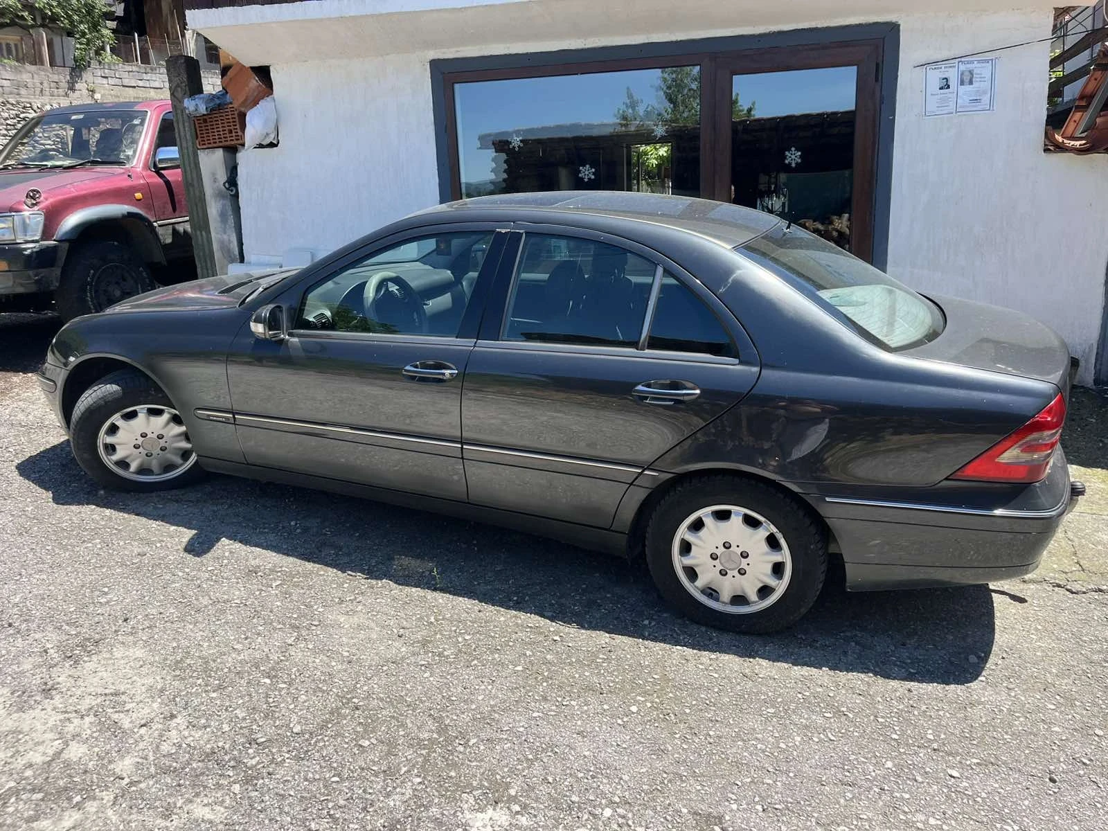 Mercedes-Benz C 220, снимка 2 - Автомобили и джипове - 54930210