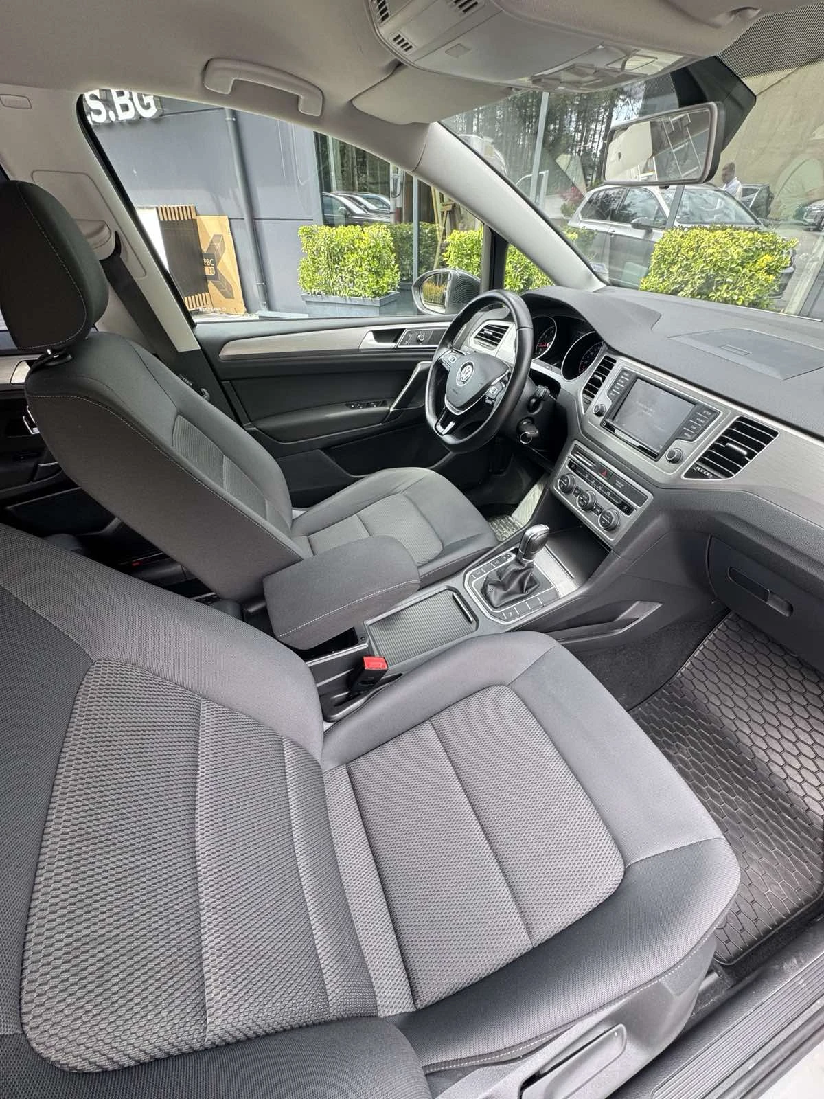 VW Golf SPORTSVAN, снимка 12 - Автомобили и джипове - 55273616