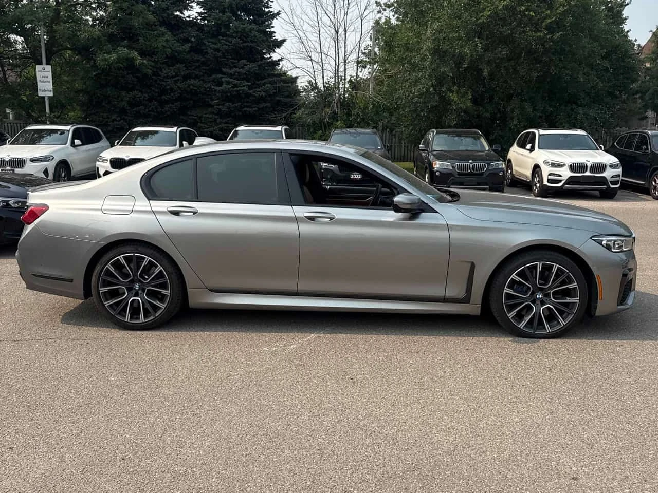 BMW 750 750i xDrive  CARFAX, снимка 3 - Автомобили и джипове - 55417817