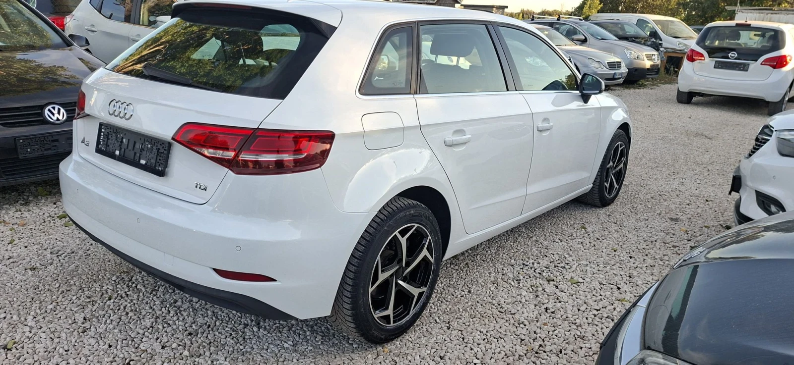 Audi A3 1.6TDI, снимка 3 - Автомобили и джипове - 56362031